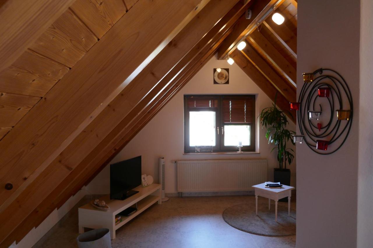 Moderne 2 Zi - Fewo Weinbergliebe Am Tuniberg Zwischen Freiburg Und Frankreich Merdingen Exteriör bild