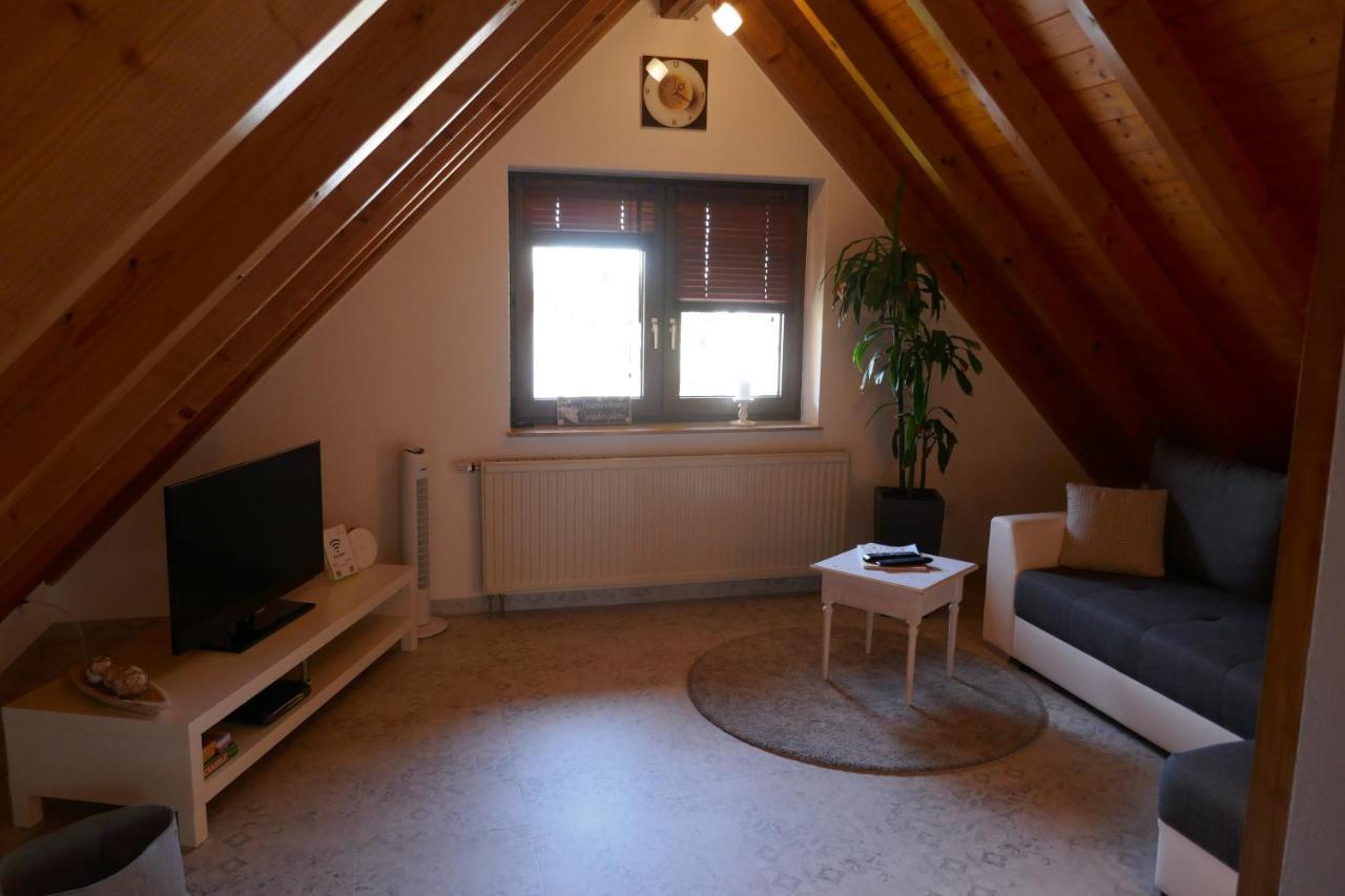 Moderne 2 Zi - Fewo Weinbergliebe Am Tuniberg Zwischen Freiburg Und Frankreich Merdingen Exteriör bild